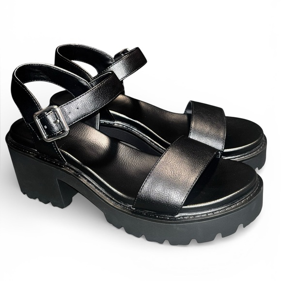 MIA Shoes - Women’s NWOT MIA Black Shaka Platform Sandal 7.5